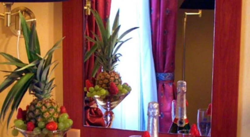 Leo Panzio Hotel