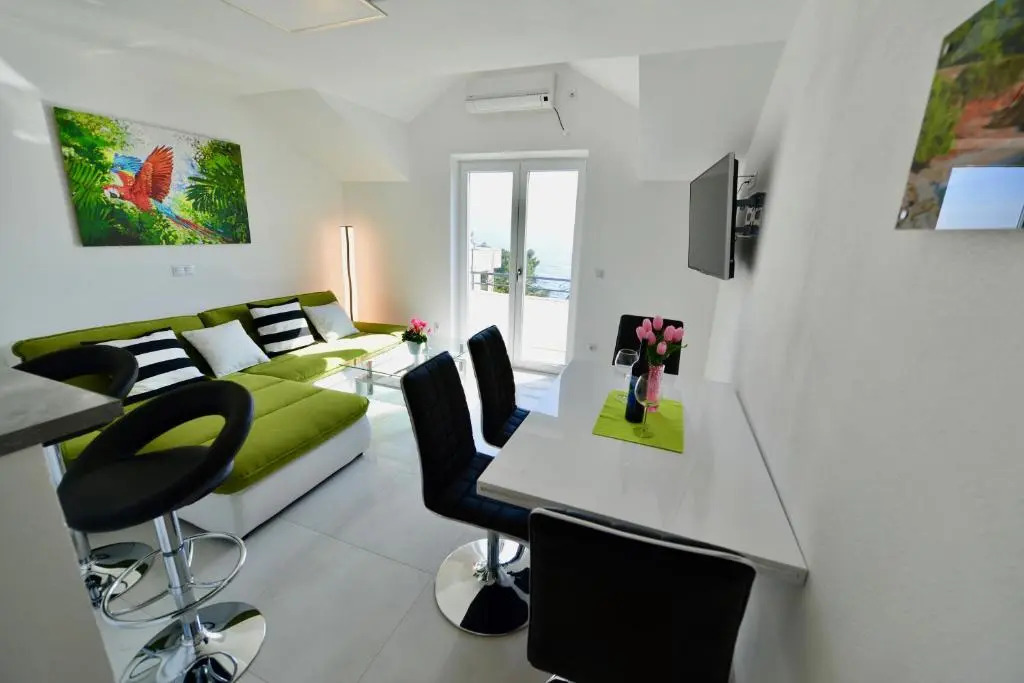 Apartments Petrovac