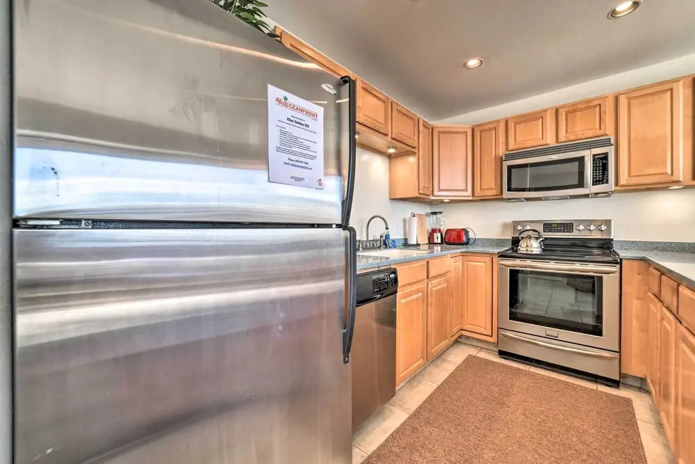 Kihei Oceanside Escape w/ Balcony - Steps to Beach
