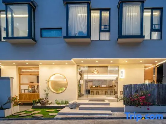 Floral Hotel · Fugui .Purely Good Dwelling(Zhuhai Jinwan Airport Space Center Store)