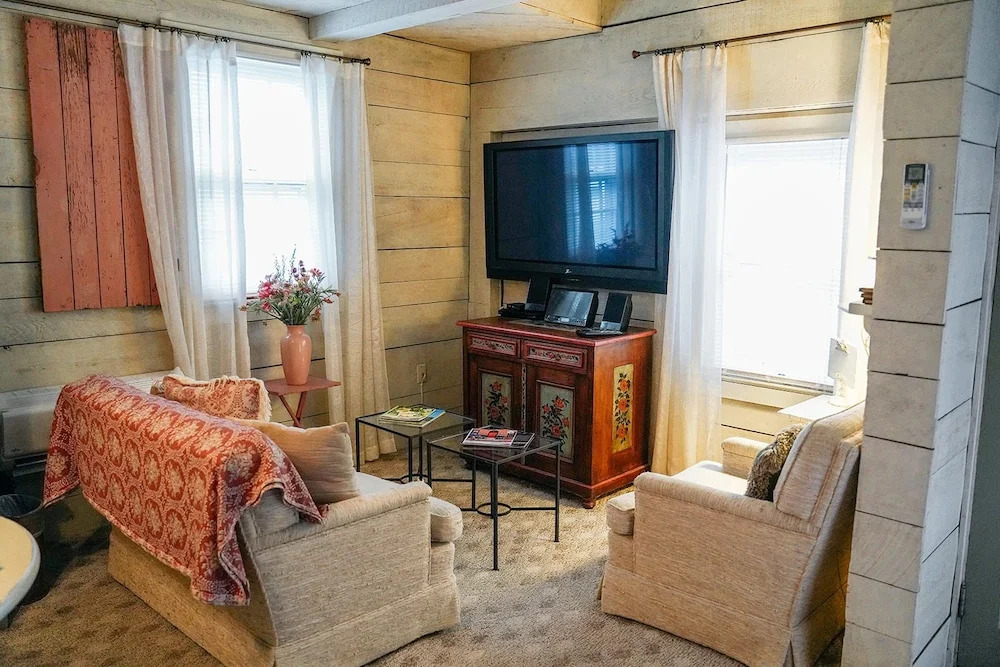 1777 Americana Inn
