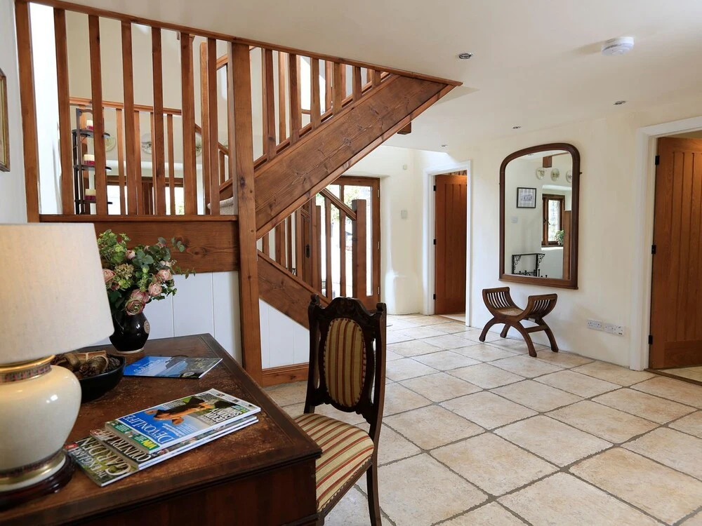 Easton Court - Large Character Barn Near Salcombe