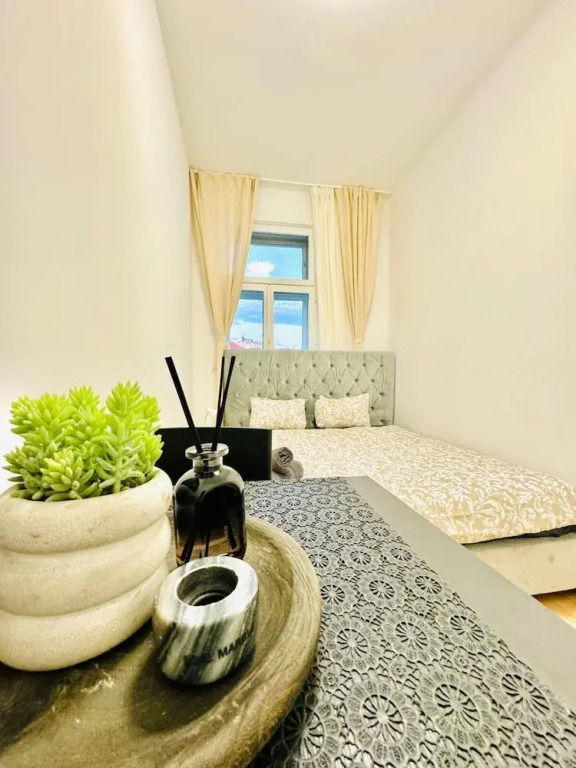 Stylish 4BR Apt Near Westbahnhof