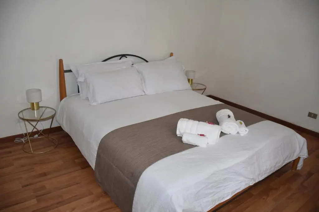 R & A Minerva Suites