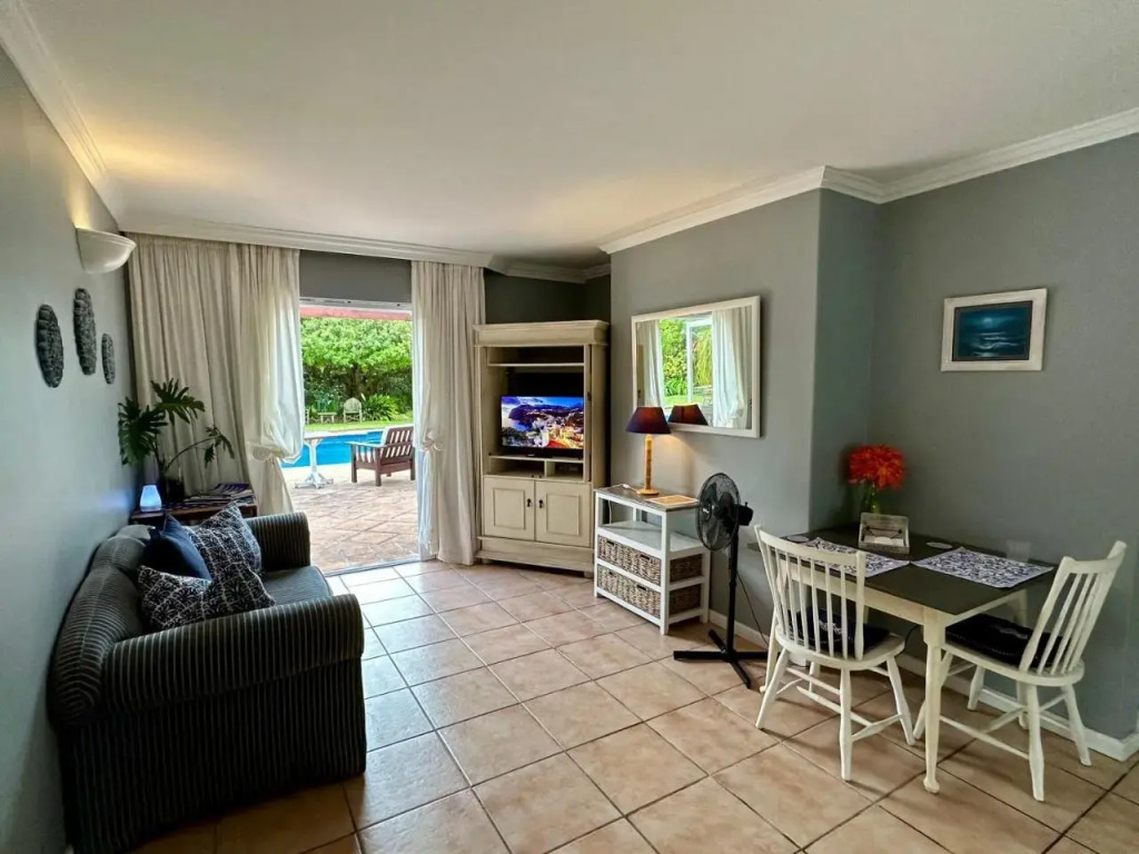Charming Guest Suite in the Constantia Wine Valley (Adults Only)