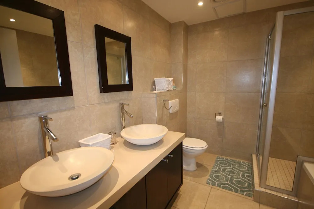 Knightsbridge Luxury Suite in Century City by CTHA