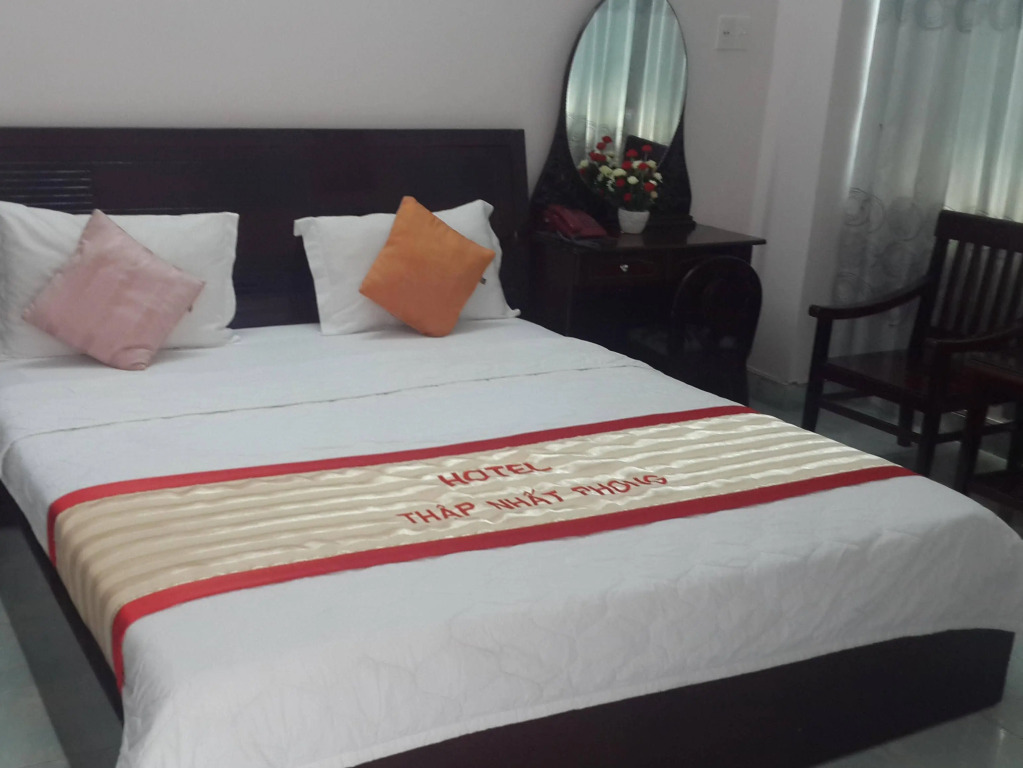 Thap Nhat Phong Hotel