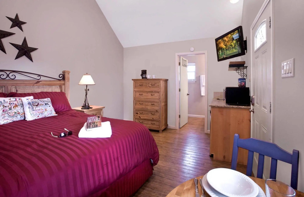Blanco Riverside Cottages