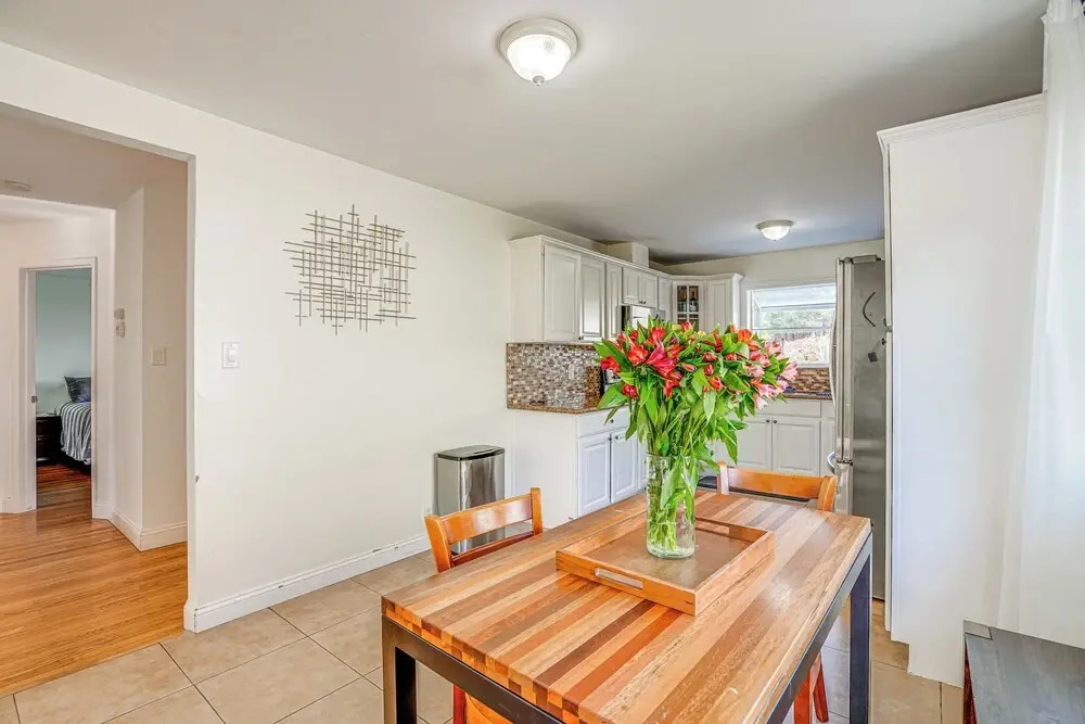 Charming Oakland Home w Fireplace & Deck