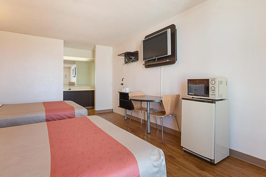 Motel 6-Newnan, GA