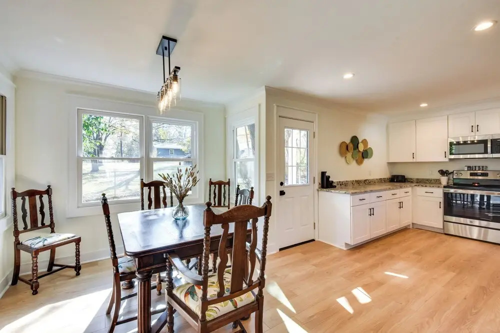 Tranquil Travelers Rest Home w/ Fire Pit!