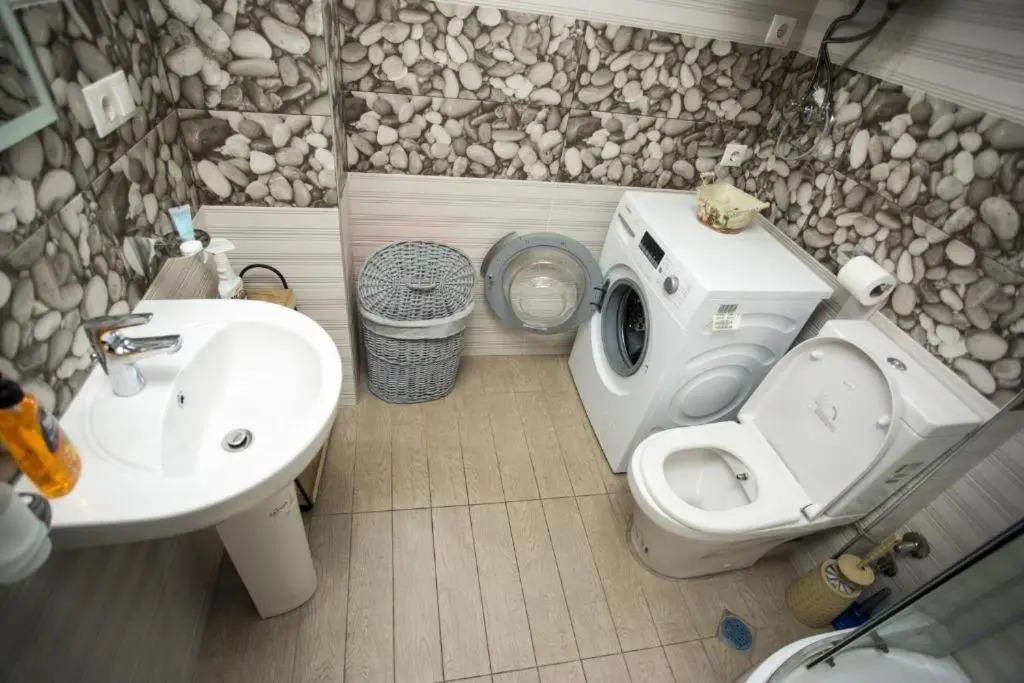 Apartment on Sherif Khimshiashvili Street 15b