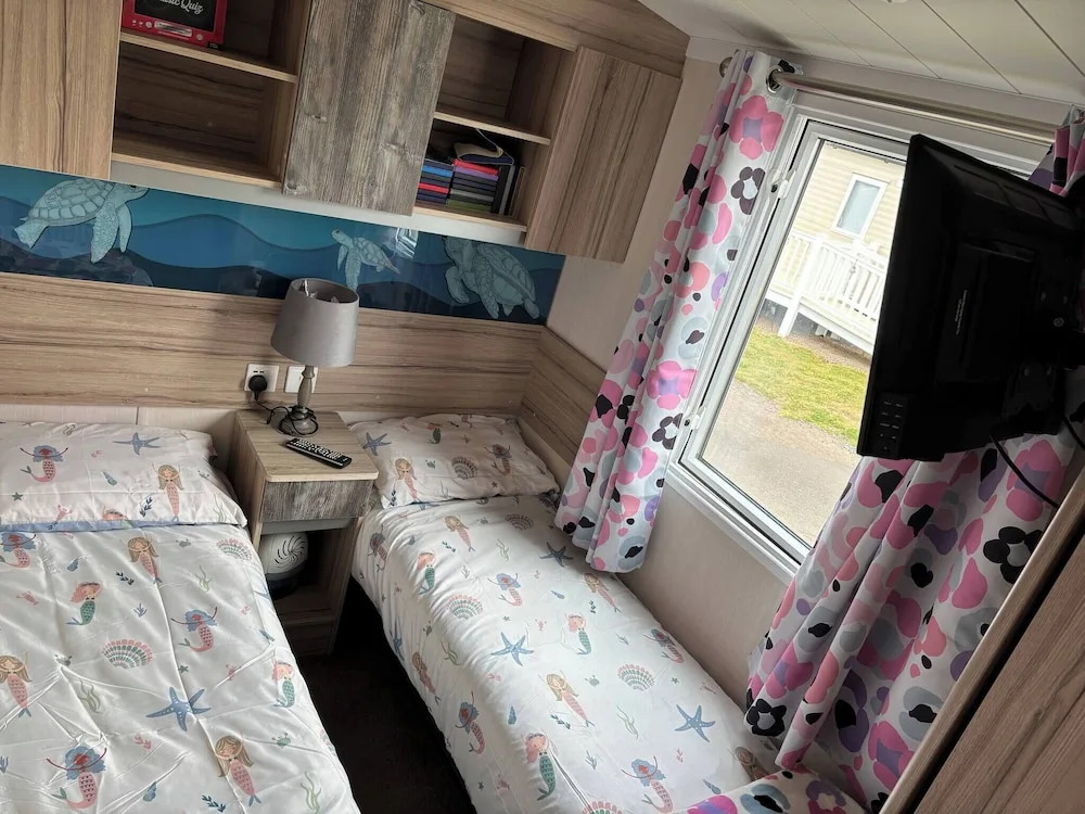 Cozy 3 Bedroom Mobile Home in Longniddry, Perfect for Families