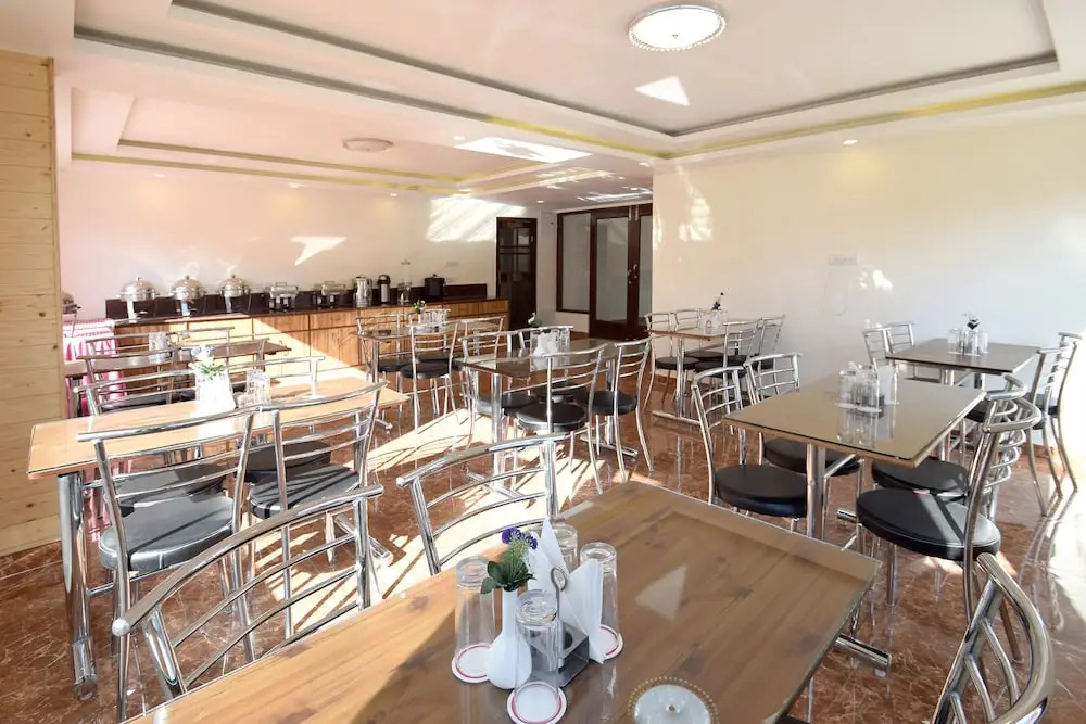 OYO 11643 Hotel Sunrise Villa