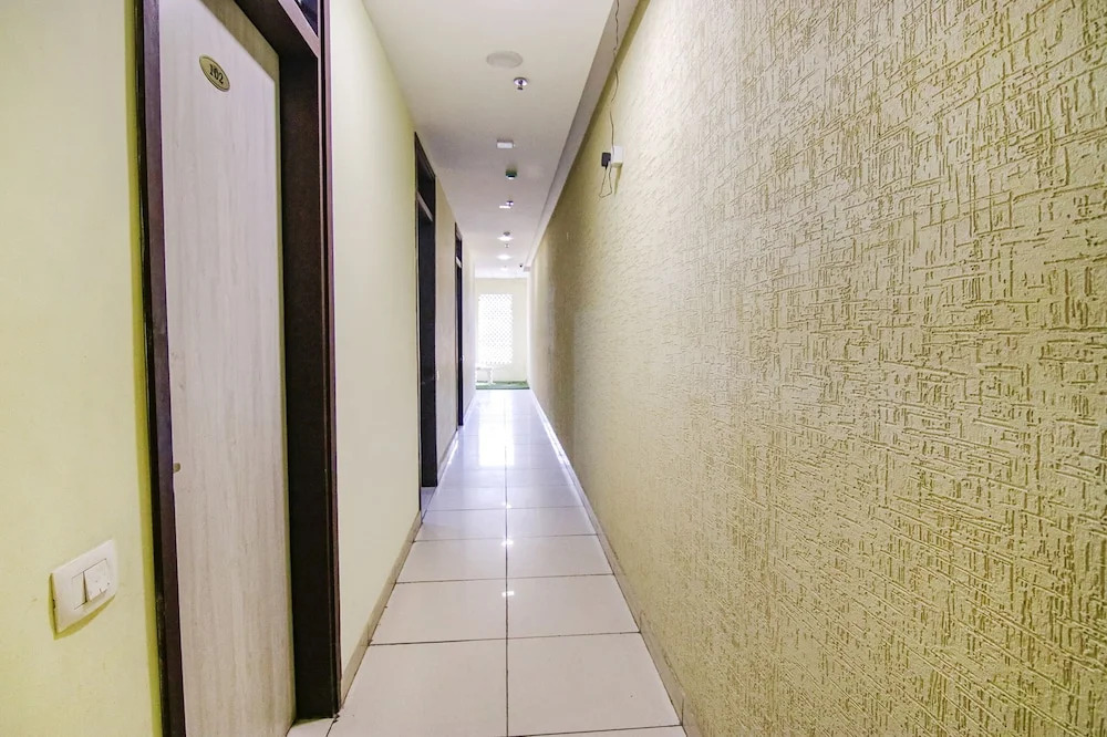 Fabhotel Skyla