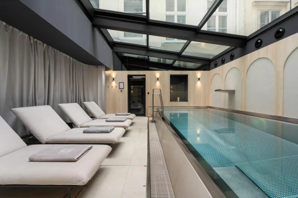 The Best Hotel in Brussels (TEST HOTEL)