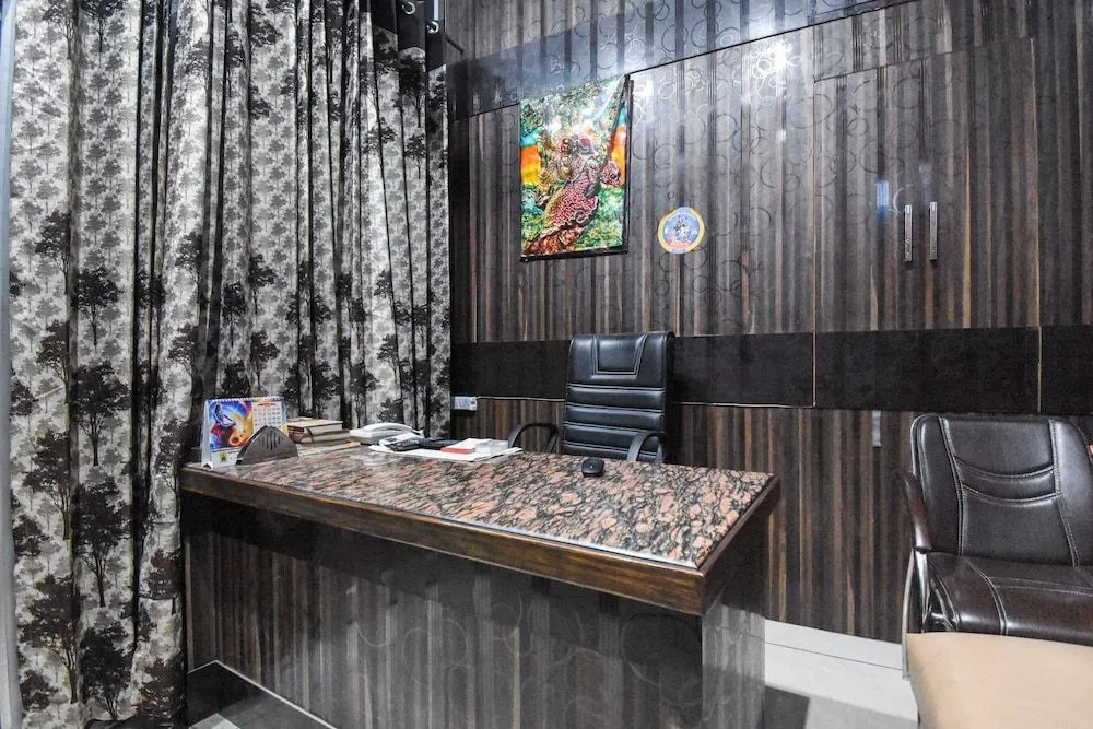 Oyo 49414 Hotel Yuvraj Residency