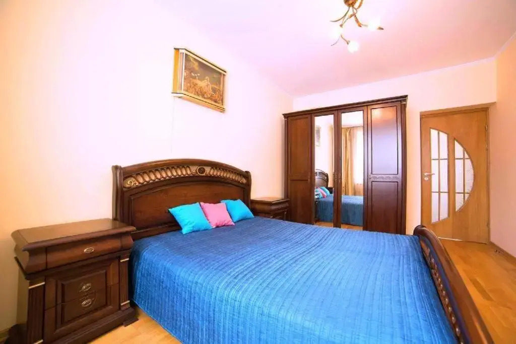 Two-Bedroom Apartment Victoria Gardens, Pivdenniy-Expo