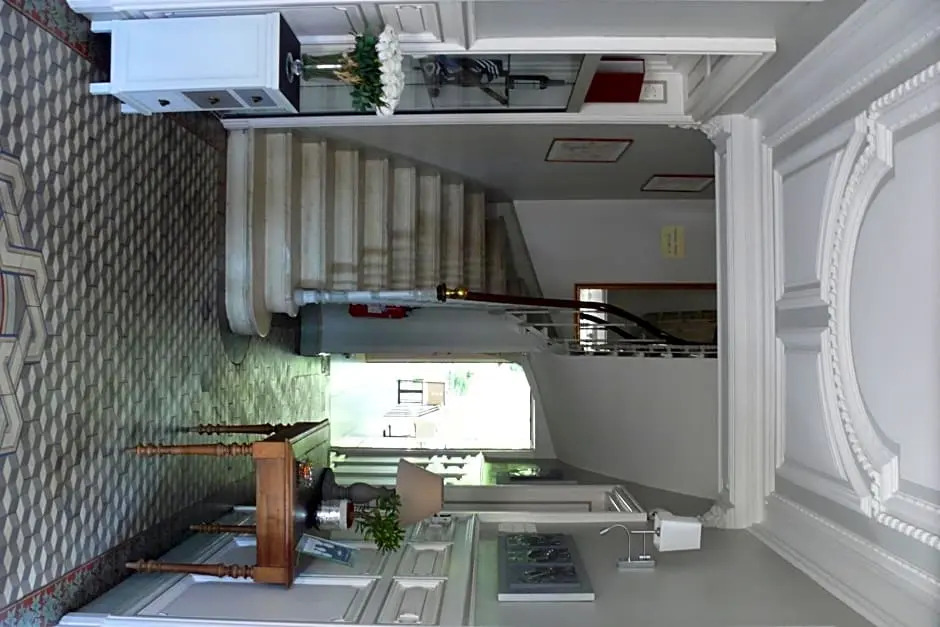 Hotel Henri IV