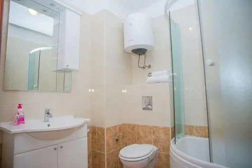 Olea, Two-Bedroom Duplex Suite near Žnjan Beach