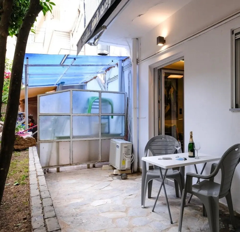 Convenient homm Flat, centre of Glyfada, Metaxa st