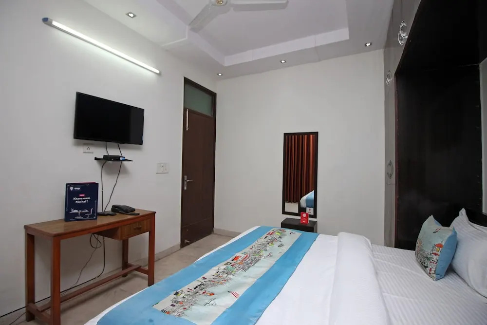 OYO 9019 Golden Park Kirti Nagar