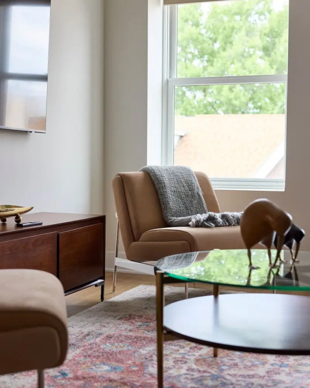 Sunny 2BR Loft Work Relax Minutes to NYC