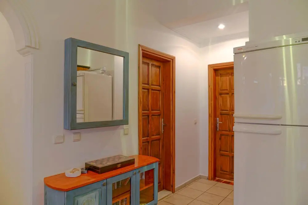 Phellos Apartment