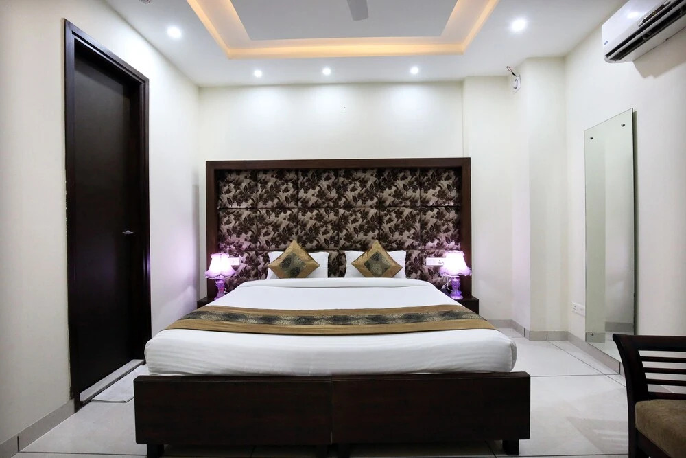 OYO 4897 Hotel The 13een