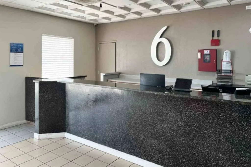 Motel 6 New Port Richey, FL