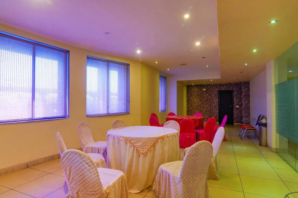 FabHotel Silver Grand By Shelter
