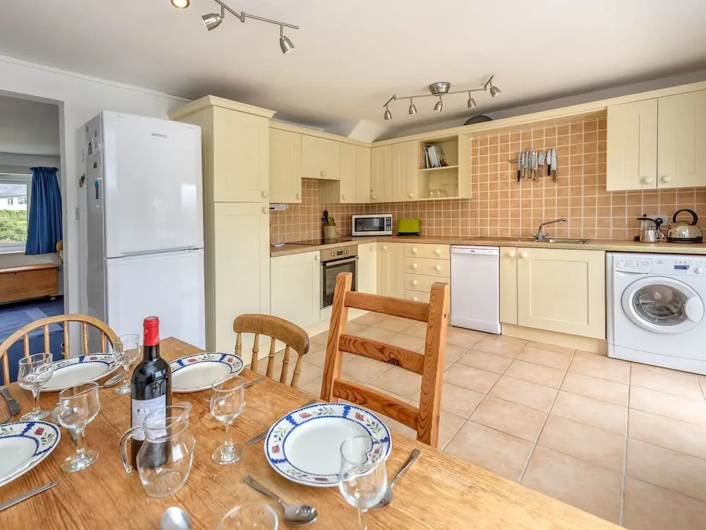 Spacious, Beachy Holiday Home on the Edge of Abersoch