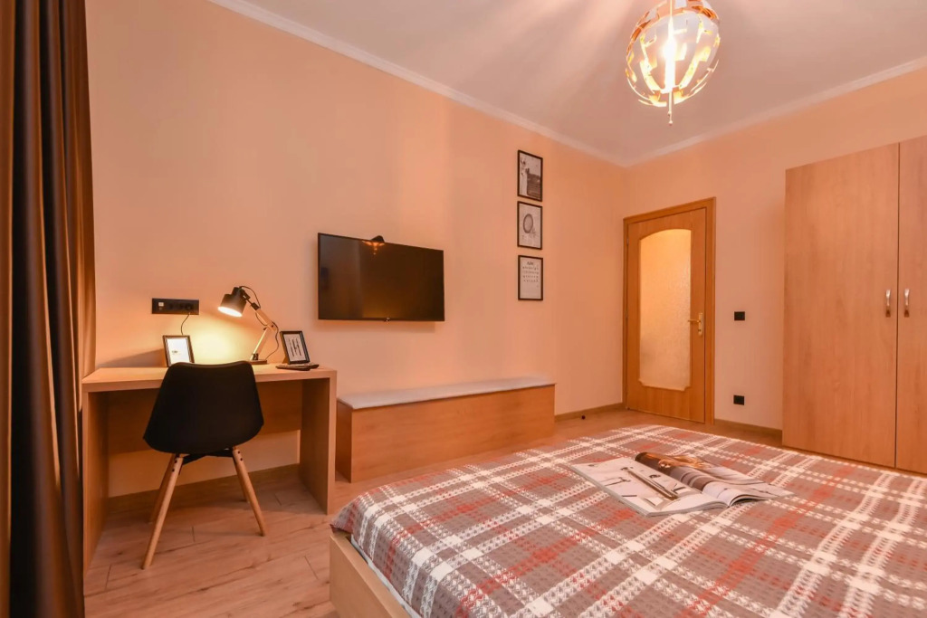 Sofia Dream Apartment - The Library - 3-BDR, 2-BTHR