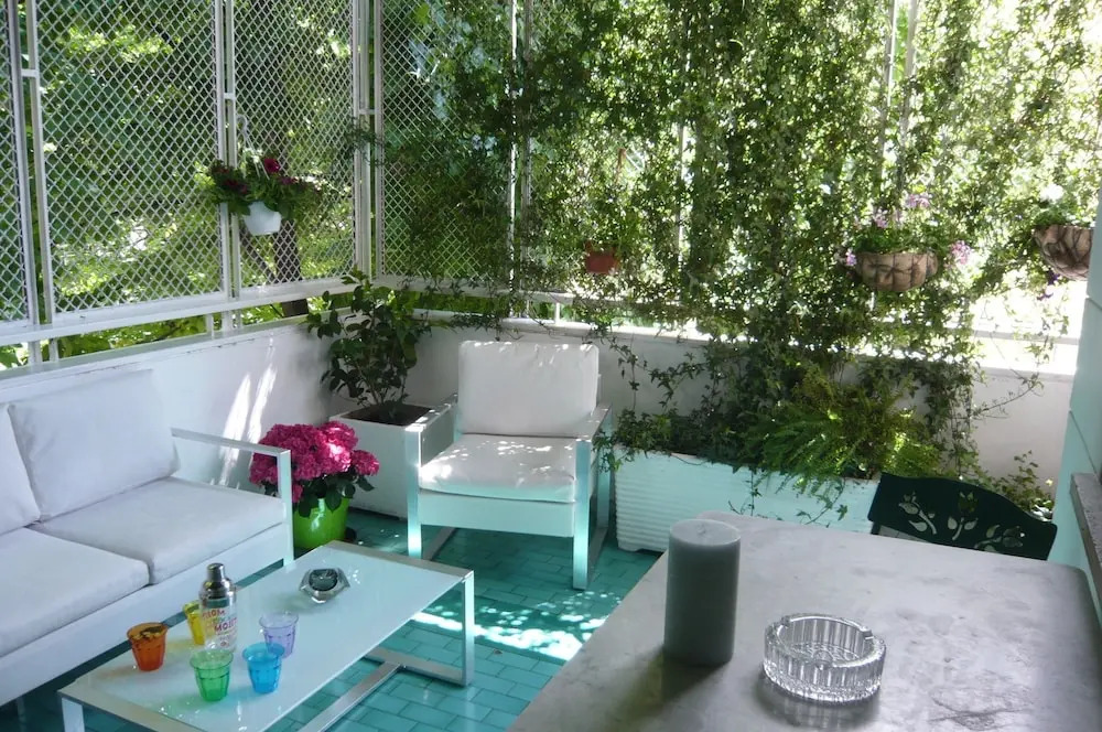 Superior 5 BD & BR Apt in Vatican Area