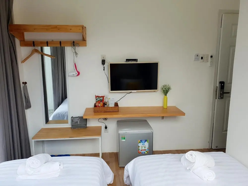 Yelo Hostel & Cafe