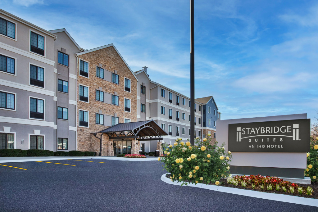 Staybridge Suites Omaha 80th and Dodge by IHG