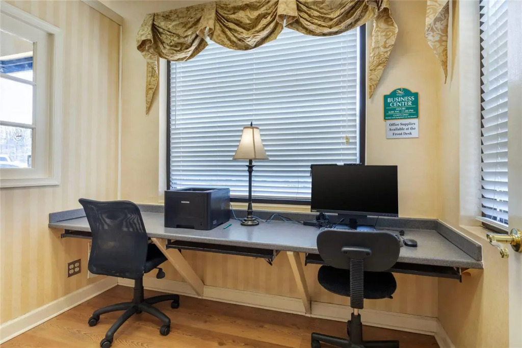 Suburban Studios Tysons Corner