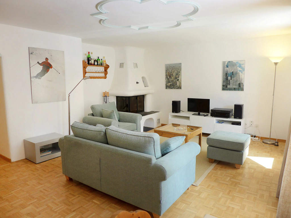 Apartment Chesa Mezzaun by Interhome