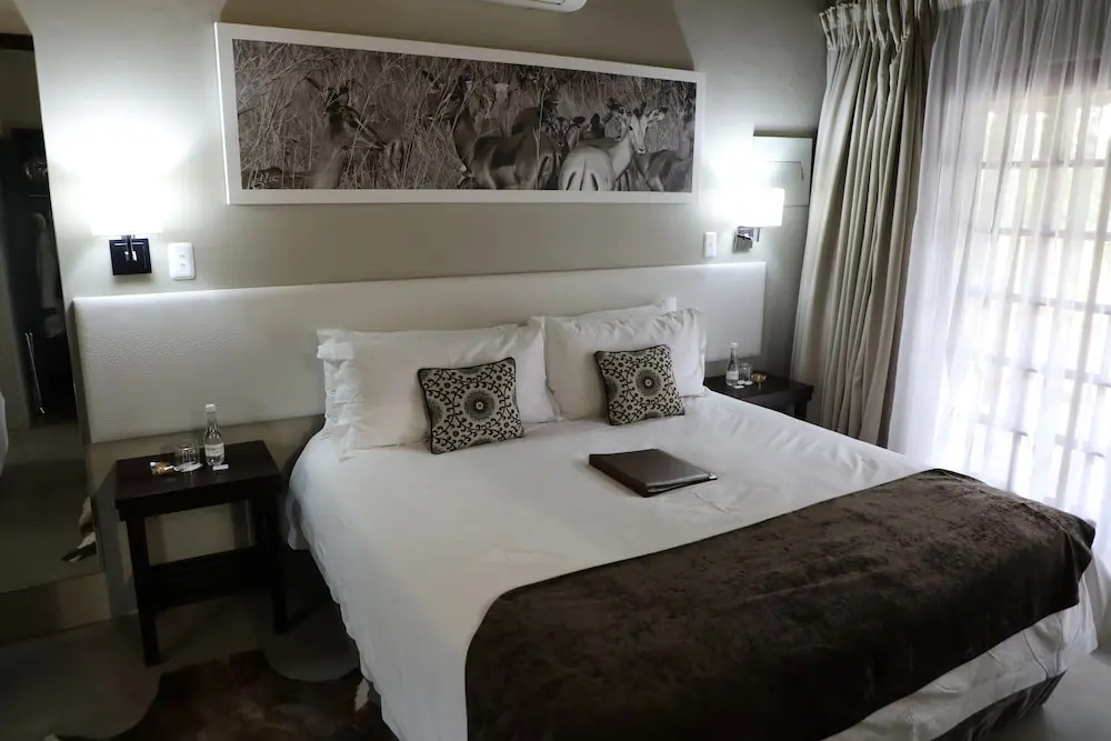 Monate Game Lodge