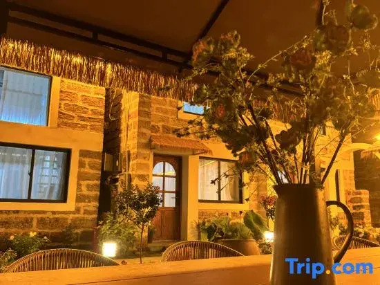 Weizhou Island Township Accommodation
