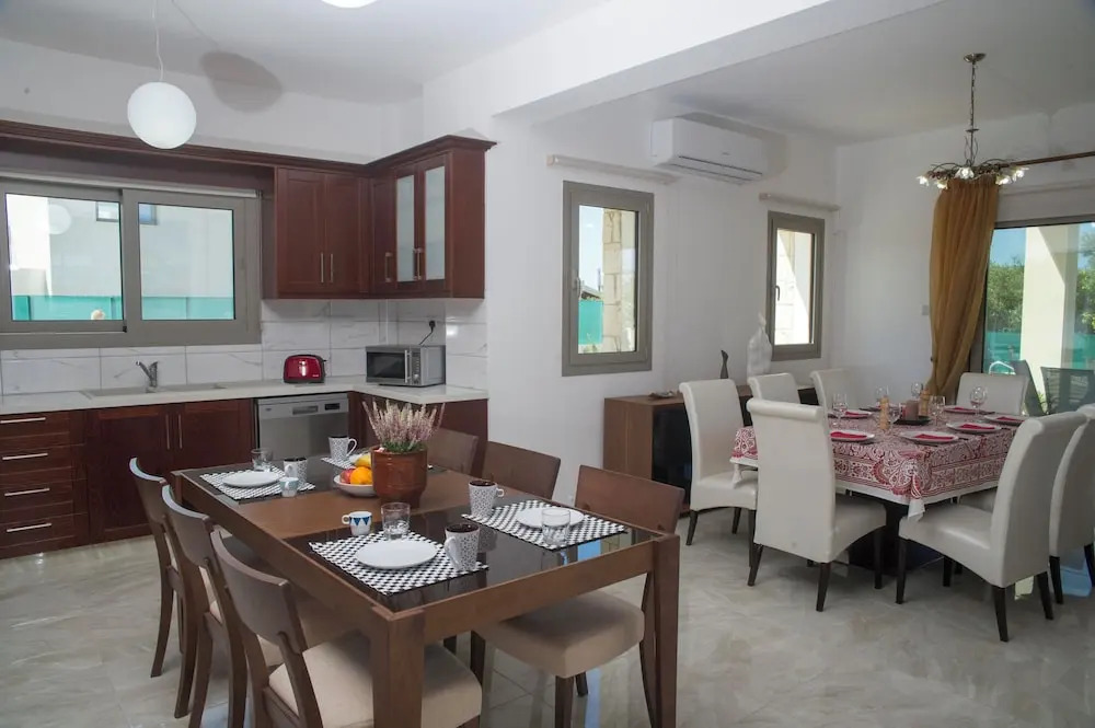 Stunning new Beach Front Villa,1st Line to the Beach, Large Pool, Wonderful Area