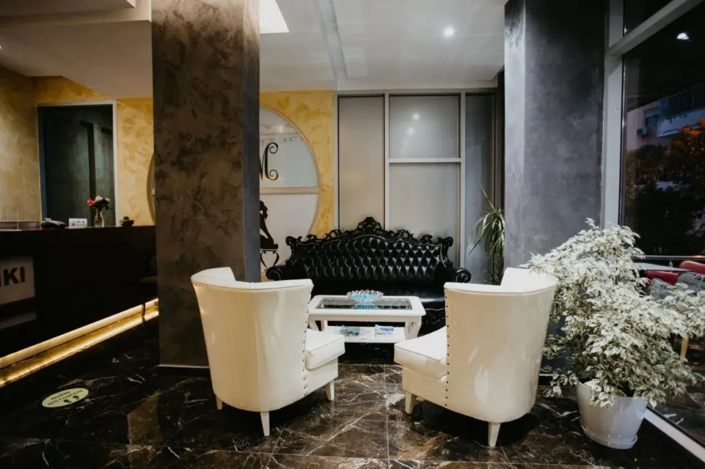 Hotel Miki