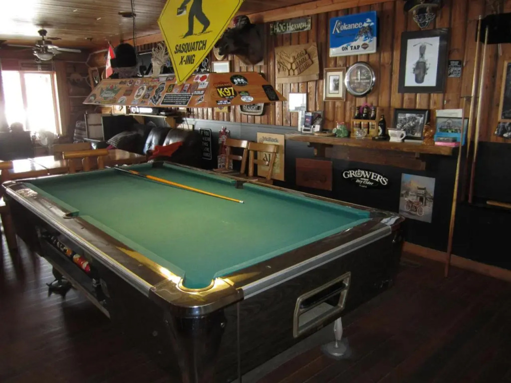 Log Inn & Pub