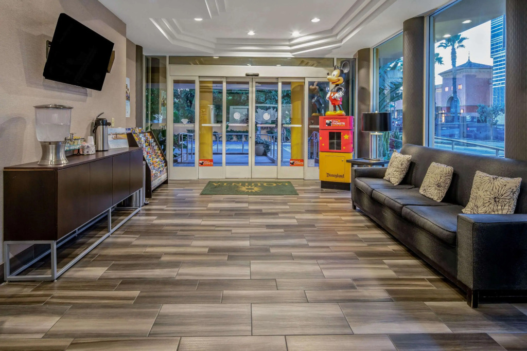 La Quinta by Wyndham Anaheim