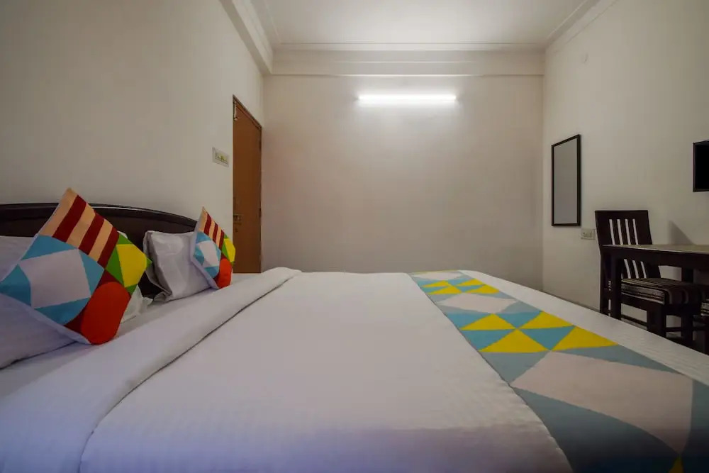 OYO Home 12240 3BHK Mangal Apartment Hiran Magri