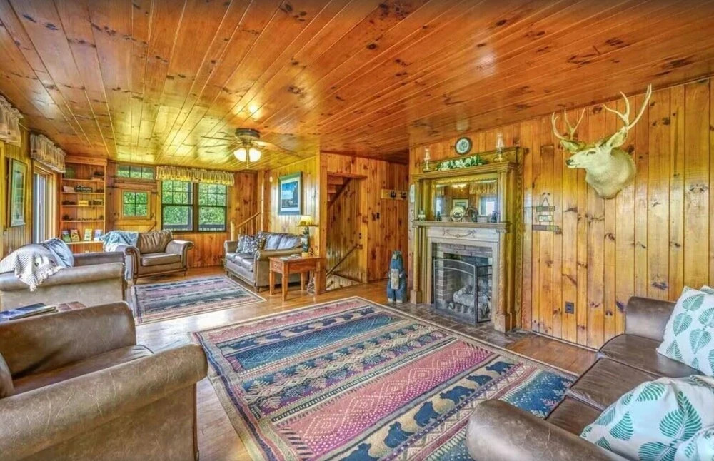 Little Greenbriar Lodge 13 Bedroom Cabin by RedAwning