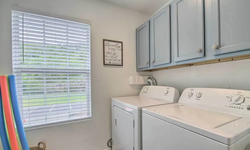Cozy Branson Retreat w/ Balcony, 2 Mi to 76 Strip