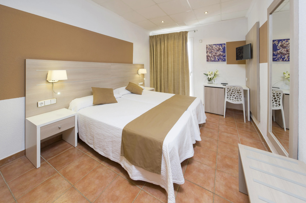 Hostal Adelino