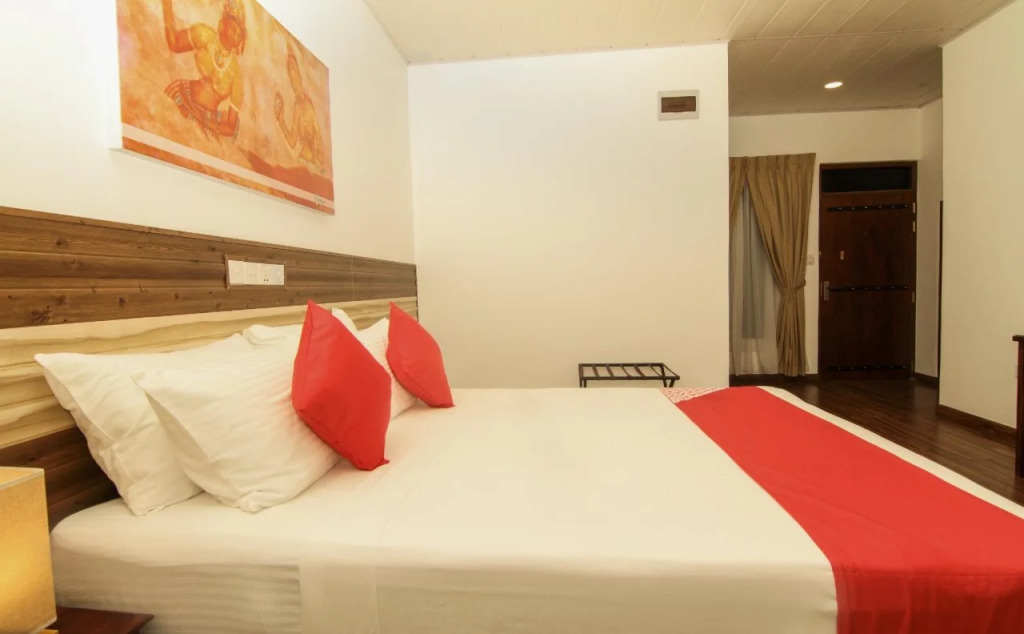 Clove Transit Hotel
