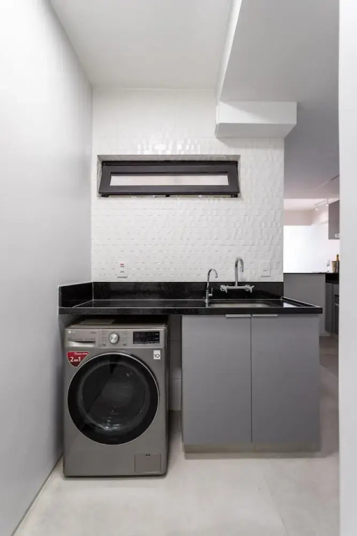 Apr301 2 Bedroom Apartment in Ipanema Modern and Well Located